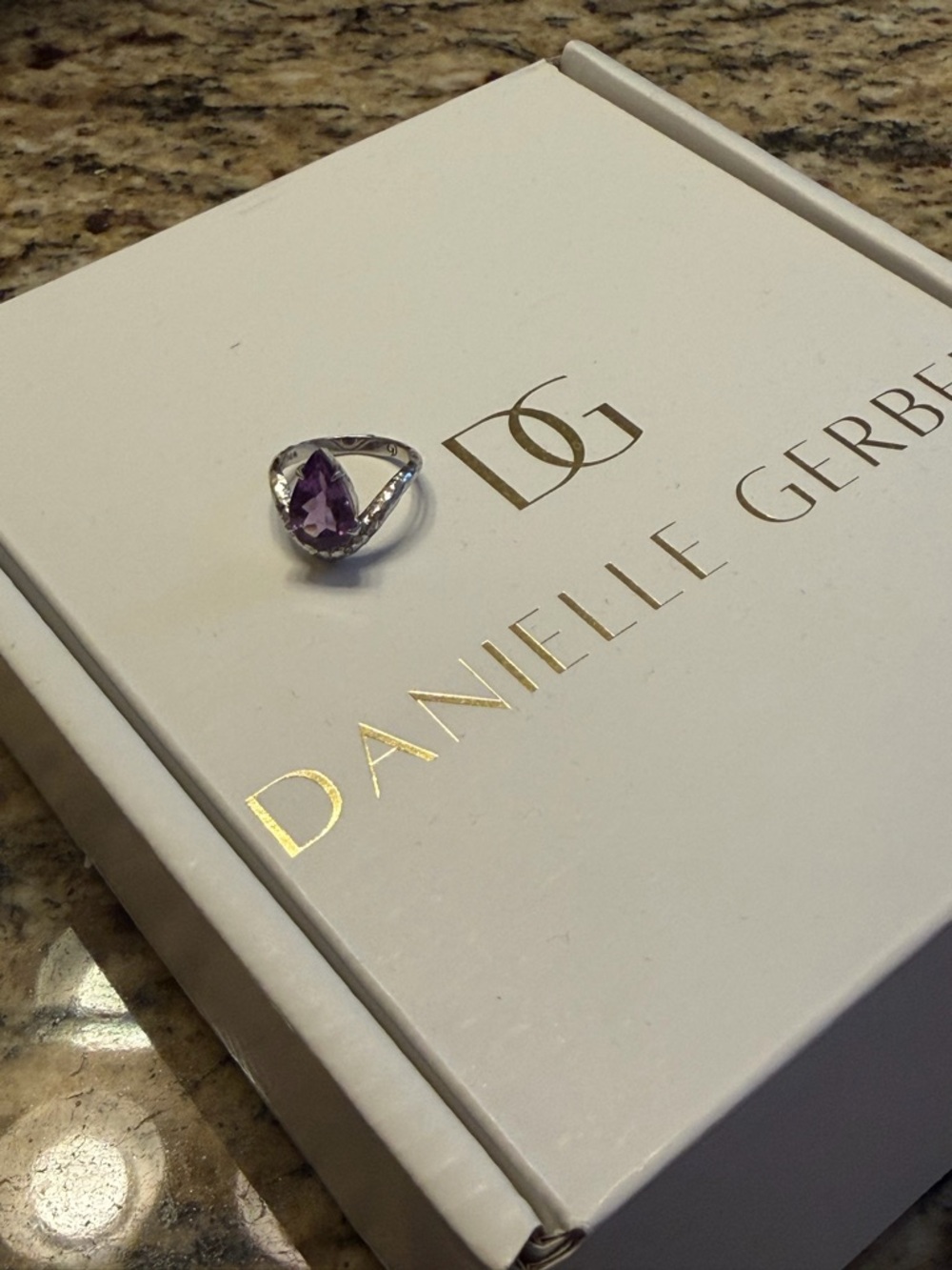 Natural Amethyst 14k gold ring - Picture 3 of 5